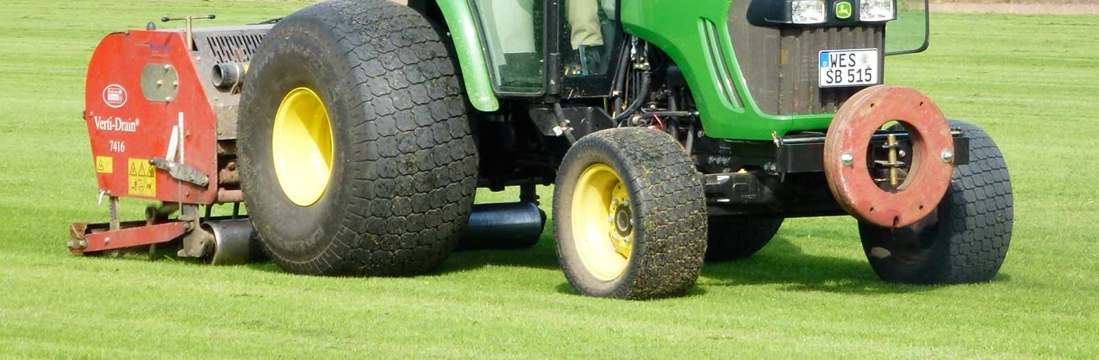 Verti-Drain Sportrasenpflege